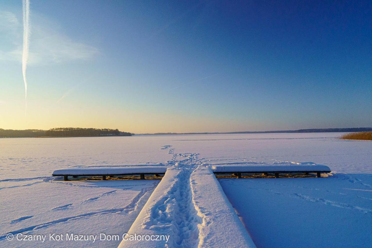 Villa Czarny Kot Mazury Dom Caloroczny Malkinie Exterior foto
