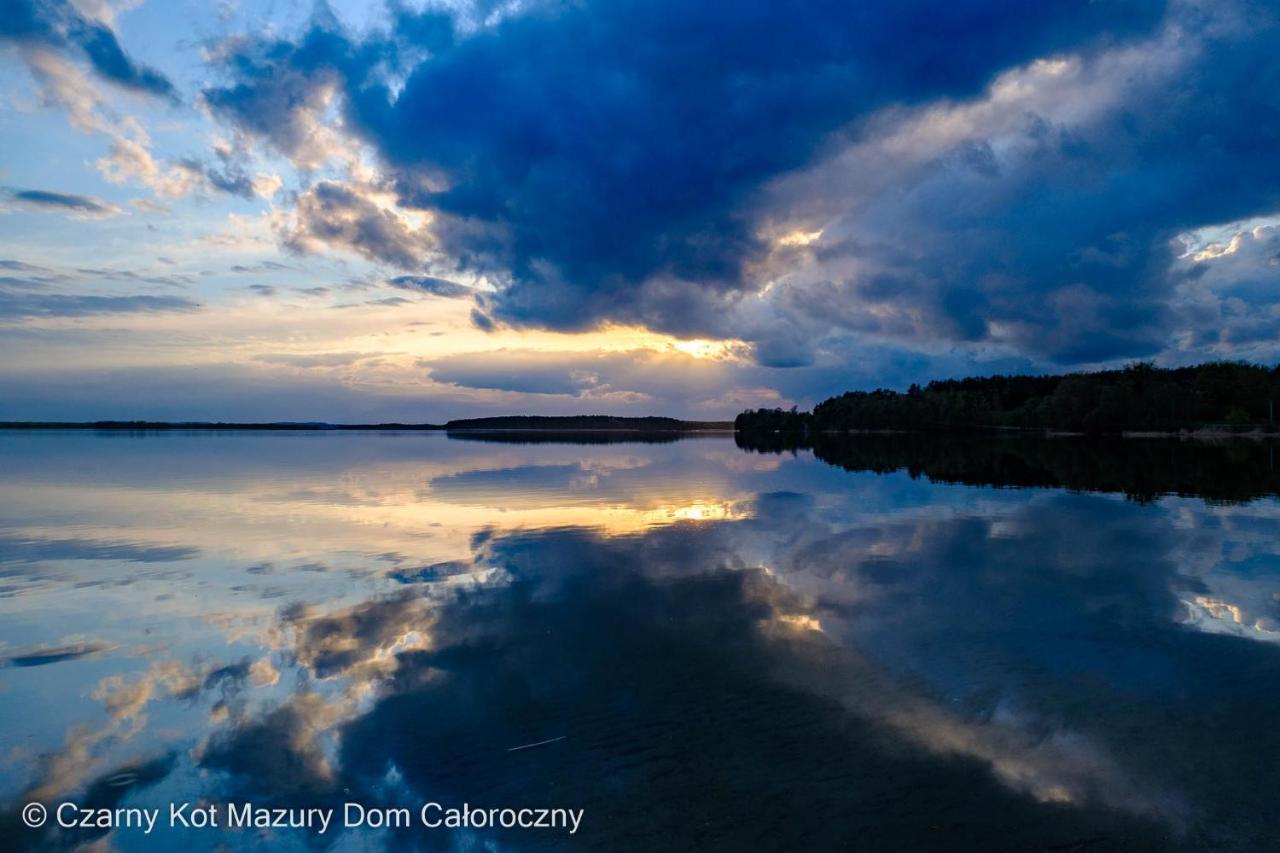 Villa Czarny Kot Mazury Dom Caloroczny Malkinie Exterior foto