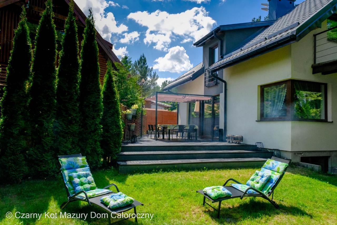 Villa Czarny Kot Mazury Dom Caloroczny Malkinie Exterior foto